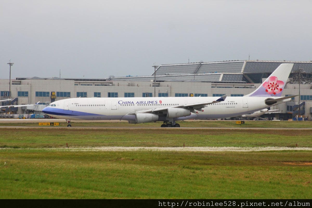 2014.4.20 桃園機場拍飛機 - 第49張圖 2014.4.20 桃園機場拍飛機
