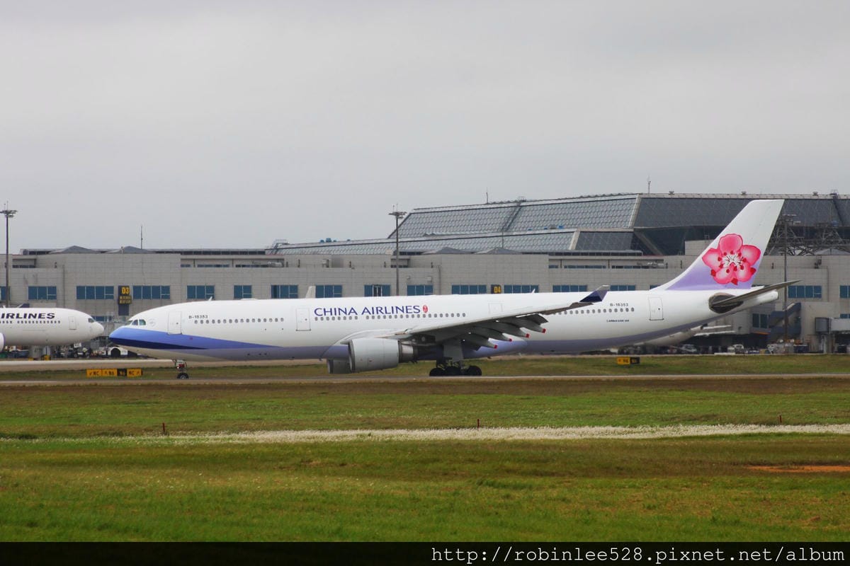 2014.4.20 桃園機場拍飛機 - 第34張圖 2014.4.20 桃園機場拍飛機