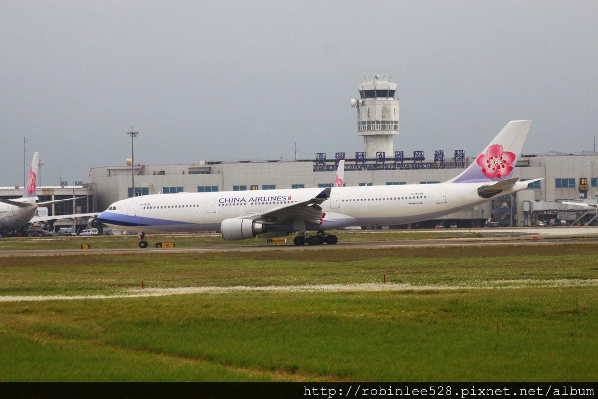2014.4.20 桃園機場拍飛機 - 第58張圖 2014.4.20 桃園機場拍飛機