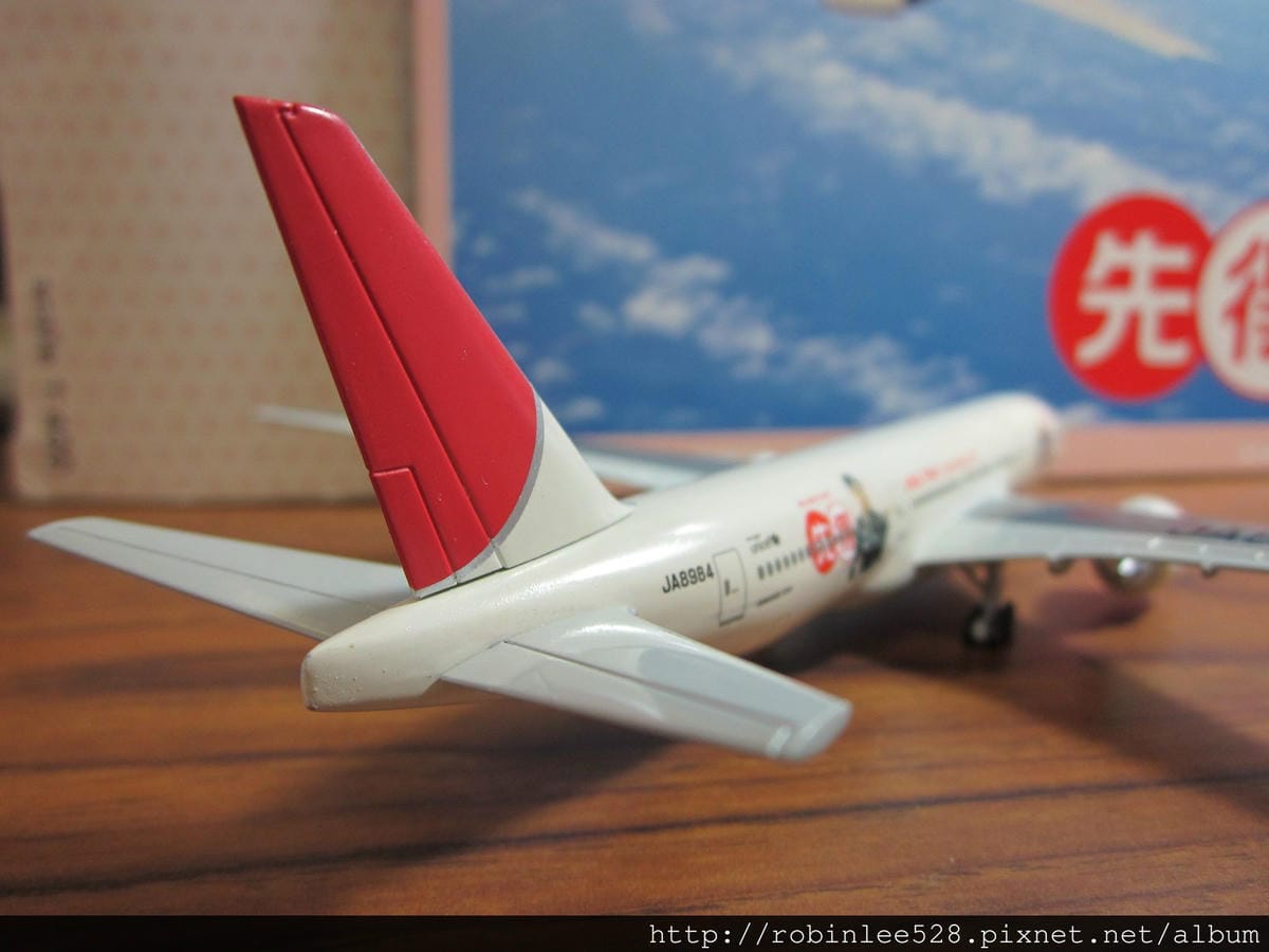 [開箱] 日本航空 777-200 “先得”彩繪機 1:400模型