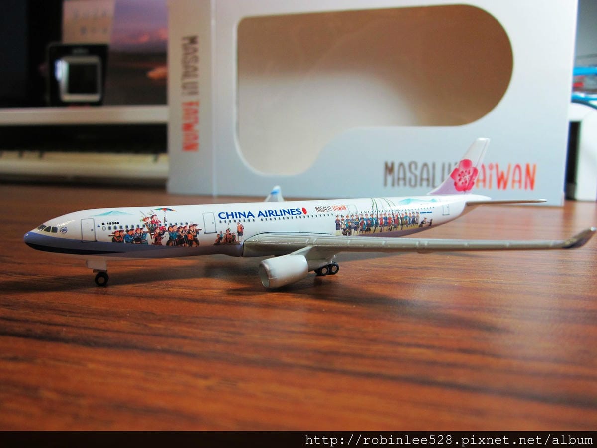 [開箱] 中華航空 台灣部落行旅彩繪機 1:500模型