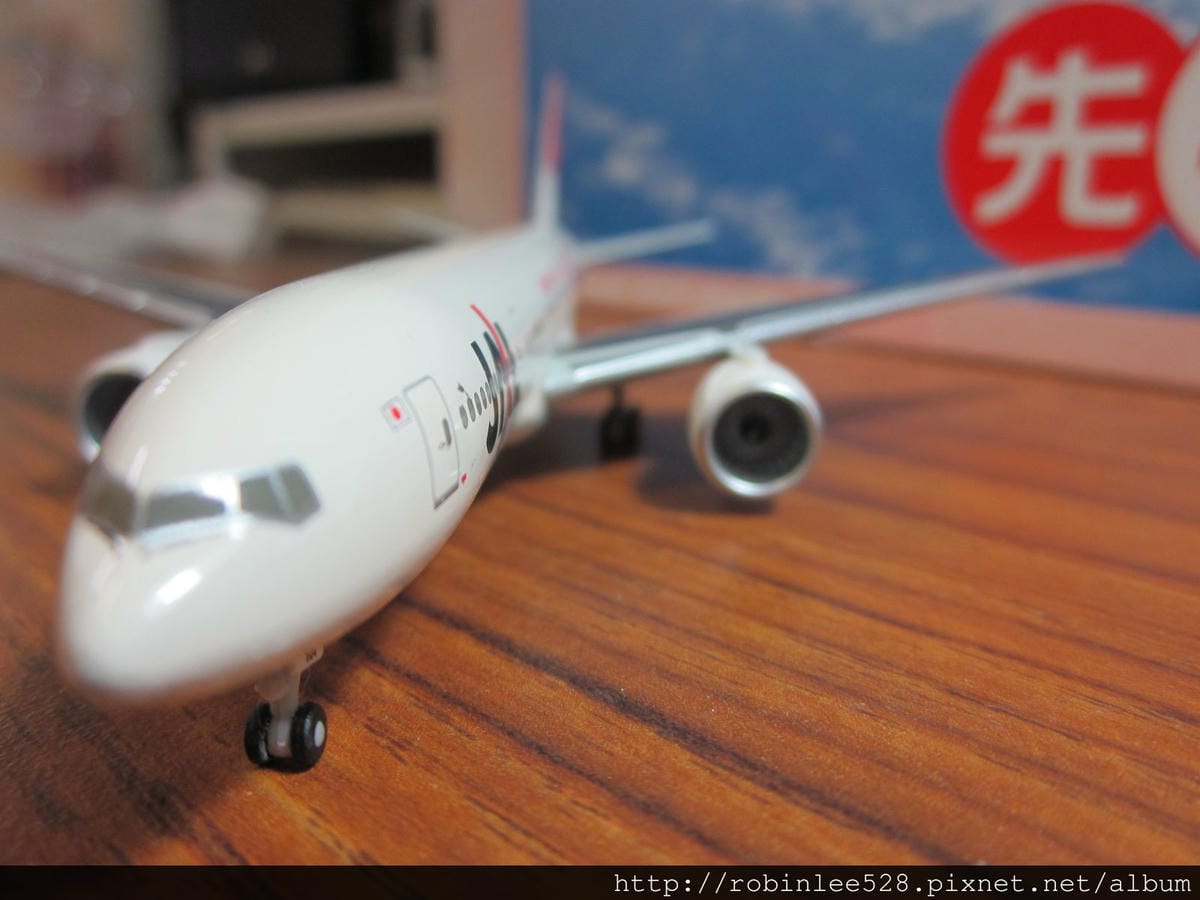 [開箱] 日本航空 777-200 “先得”彩繪機 1:400模型