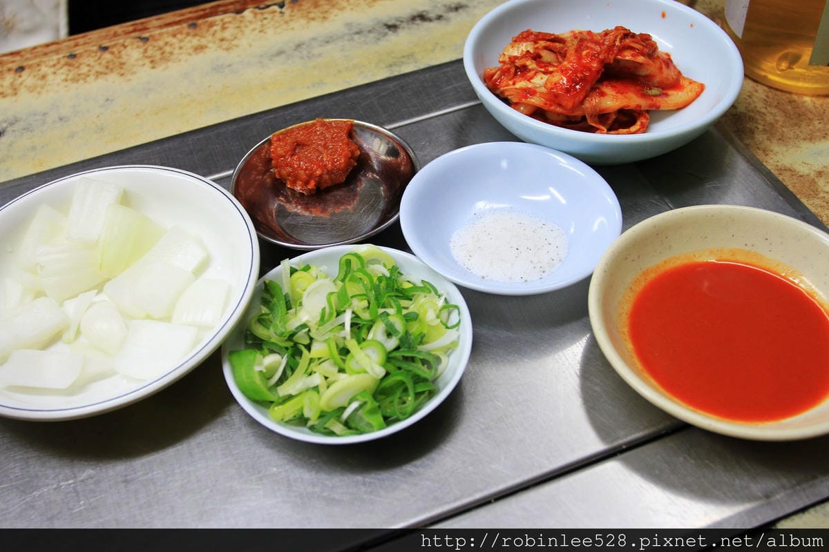 首爾-忠武路 隱藏版巷弄美食 “舍廊房刀削麵” - 第3張圖 首爾-忠武路 隱藏版巷弄美食 “舍廊房刀削麵”