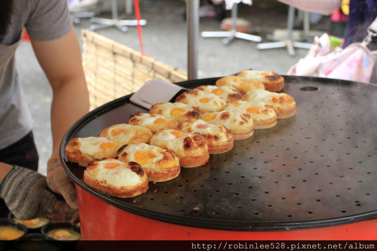[首爾] 弘大商圈  韓國雞蛋糕、蜂巢霜淇淋、德國雪花球