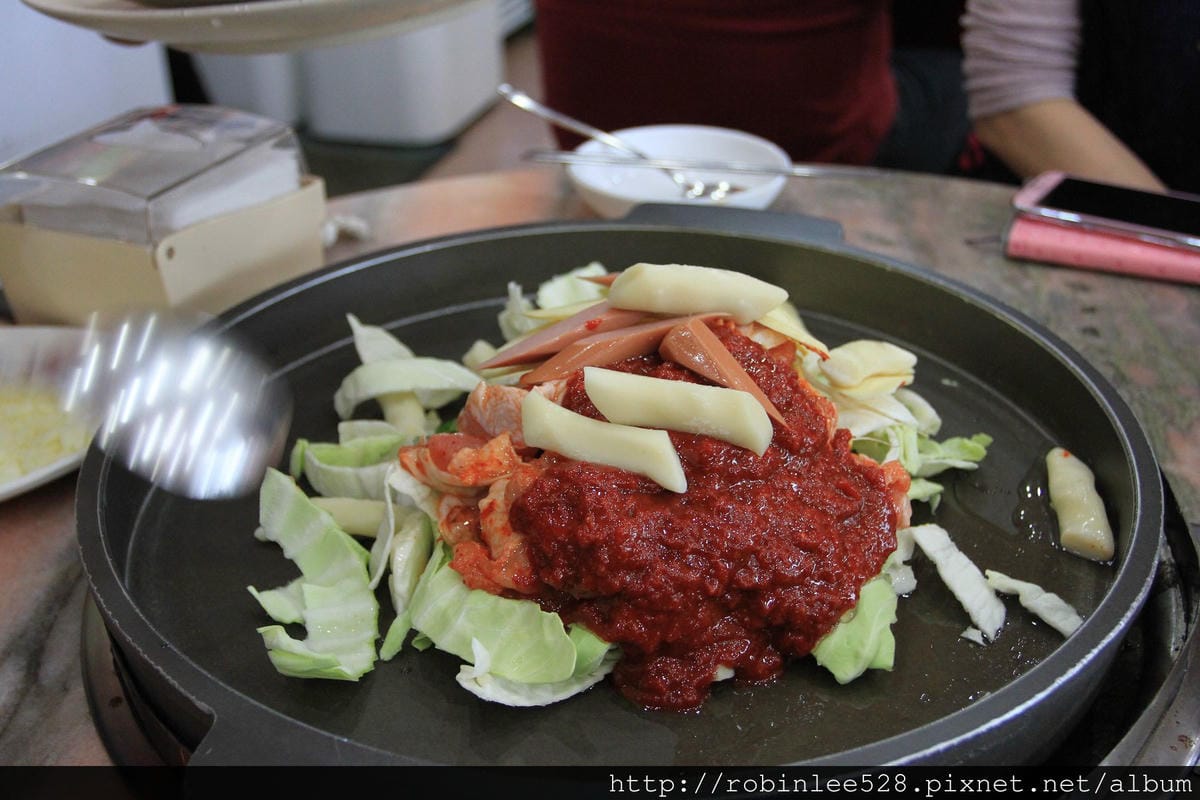 鐵板的誘惑–首爾必吃排隊美食 [春川家 辣炒雞排]