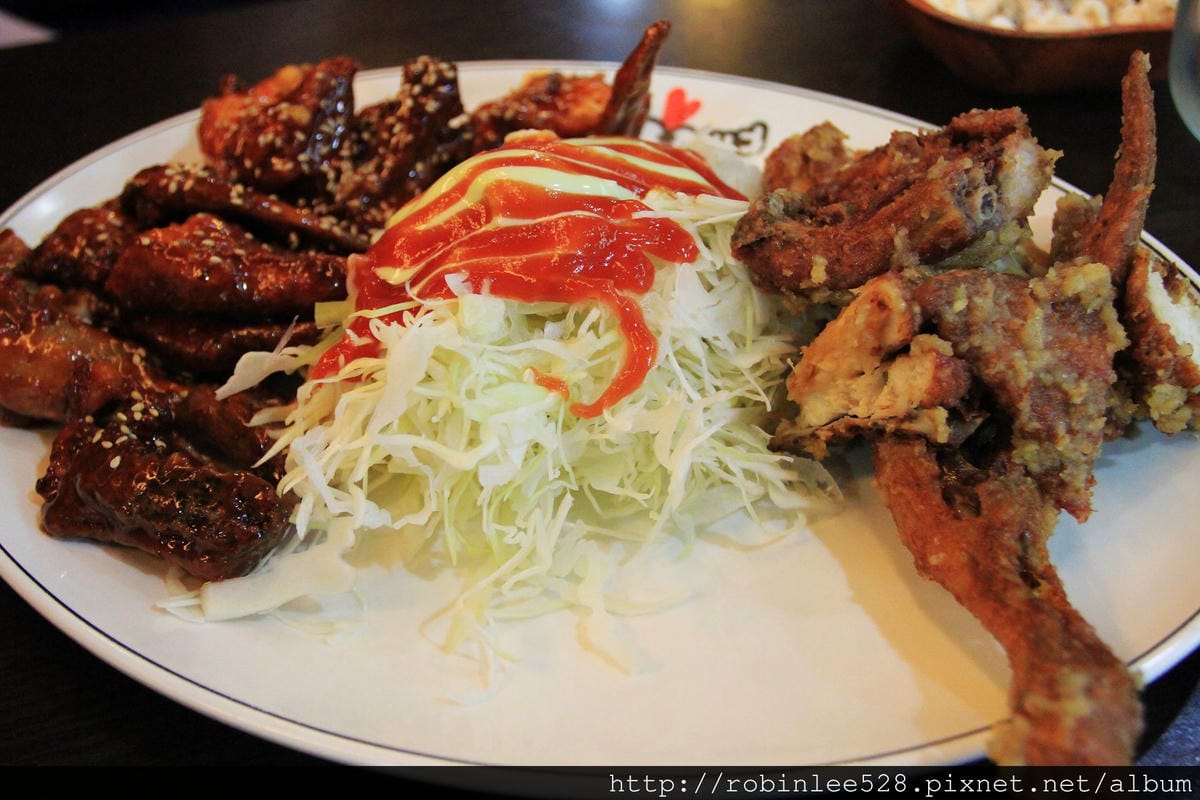 首爾食記 twotwo韓式炸雞配啤酒 -難以抵擋的”星”潮魅力 - 第2張圖 首爾食記 twotwo韓式炸雞配啤酒 -難以抵擋的”星”潮魅力