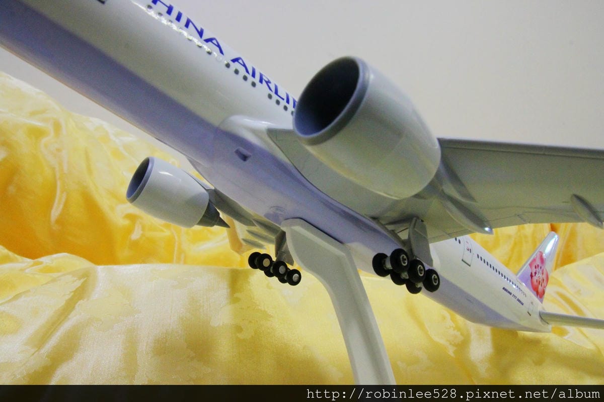 近期最夯! 中華航空 777-300ER 1:200模型開箱! - 第21張圖 近期最夯! 中華航空 777-300ER 1:200模型開箱!