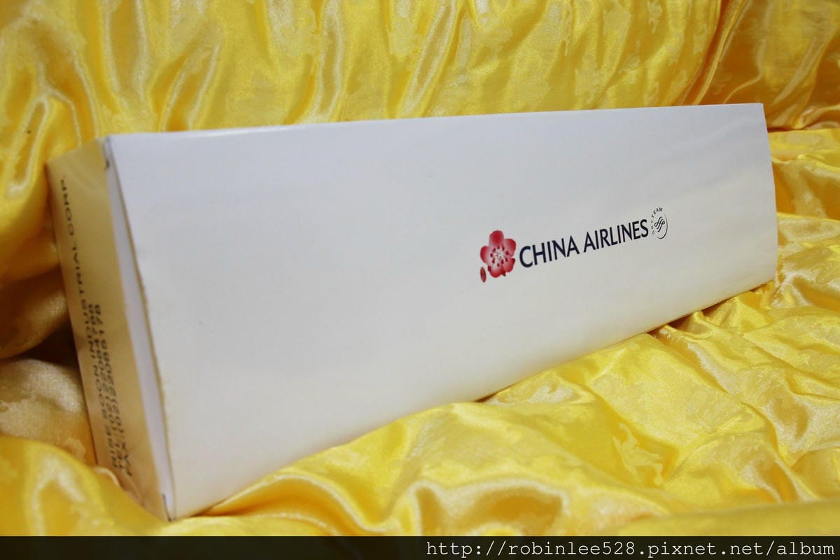 近期最夯! 中華航空 777-300ER 1:200模型開箱! - 第3張圖 近期最夯! 中華航空 777-300ER 1:200模型開箱!