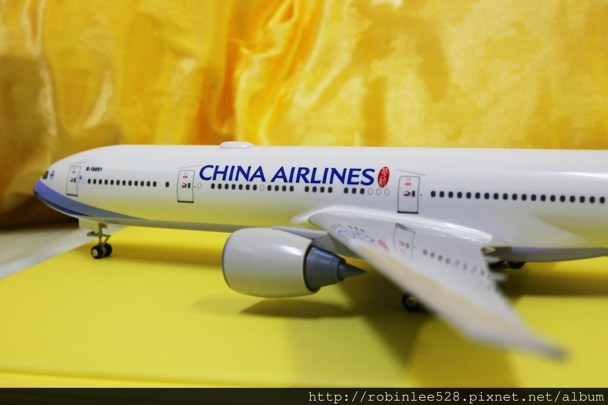 近期最夯! 中華航空 777-300ER 1:200模型開箱! - 第17張圖 近期最夯! 中華航空 777-300ER 1:200模型開箱!