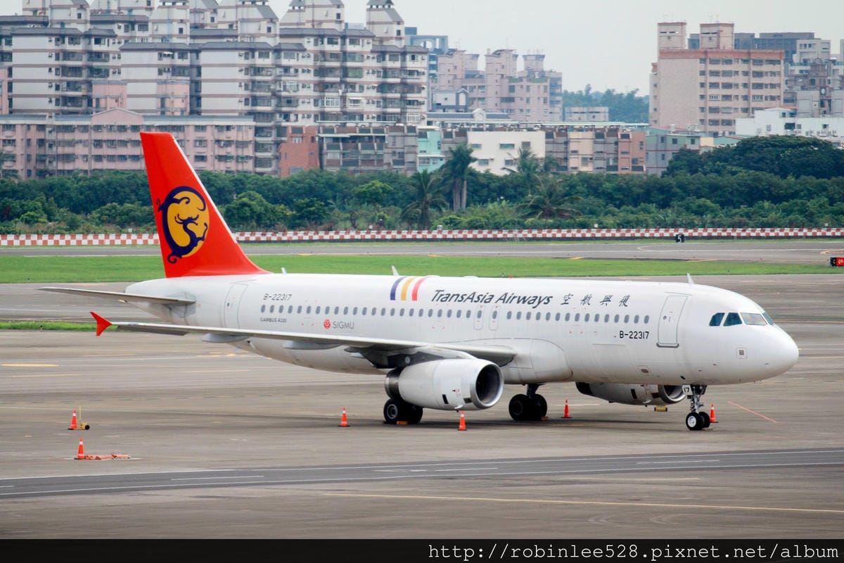 高雄國際機場 航廈巡禮兼航拍 2014.9.8 - 第19張圖 高雄國際機場 航廈巡禮兼航拍 2014.9.8