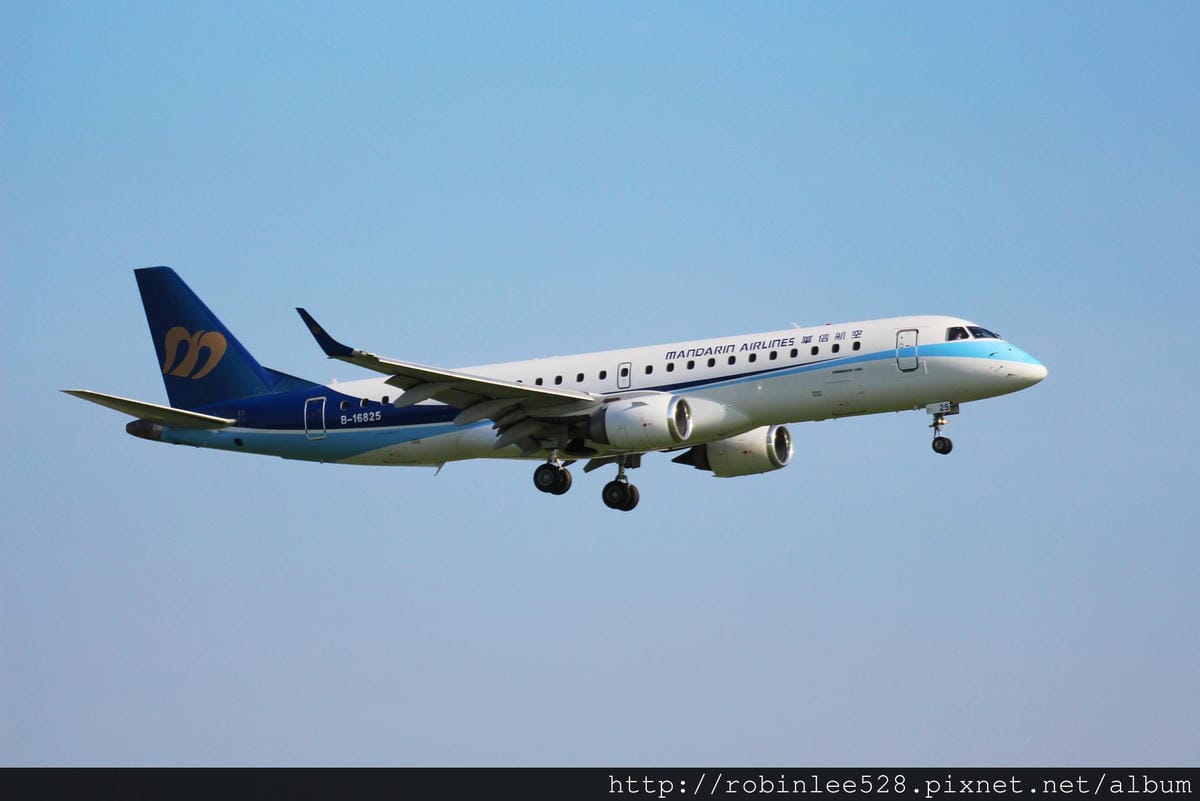 2014.9.13 高雄機場晨光拍機之旅 - 第8張圖 2014.9.13 高雄機場晨光拍機之旅