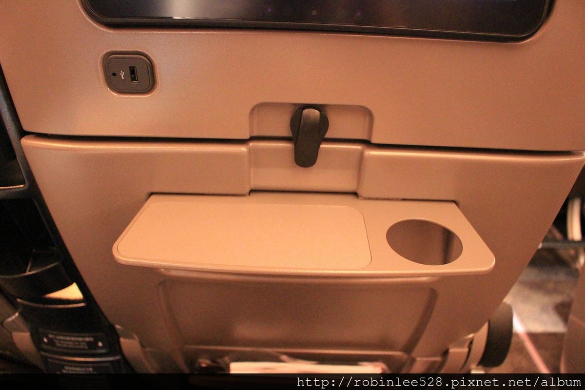 中華航空 777-300ER 登機體驗! 客艙全揭露! - 第56張圖 中華航空 777-300ER 登機體驗! 客艙全揭露!