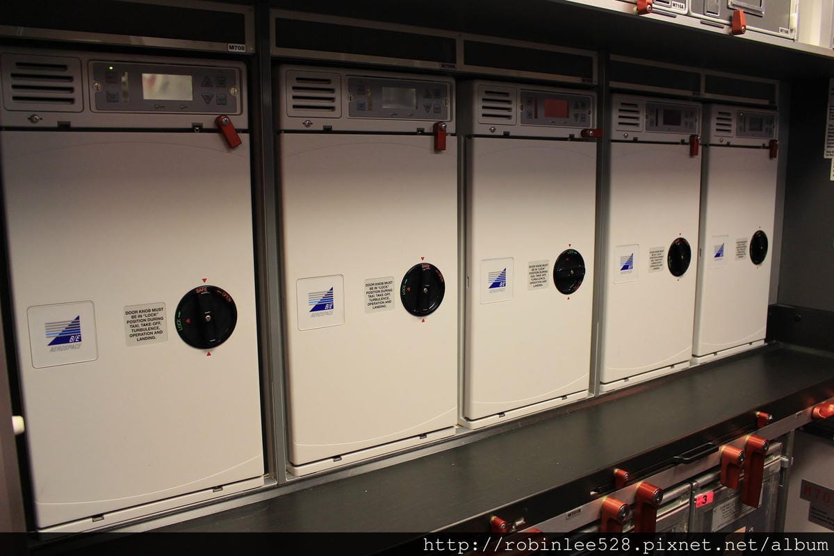 中華航空 777-300ER 登機體驗! 客艙全揭露!