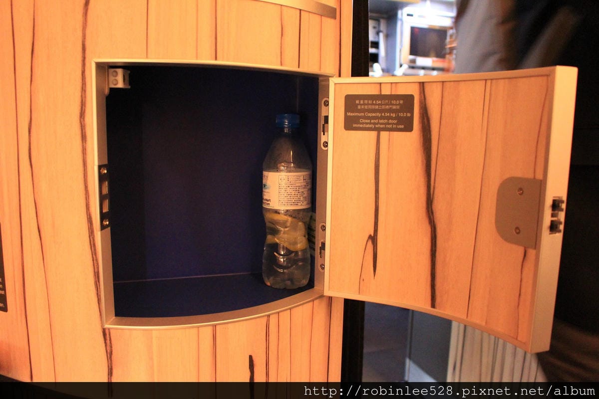 中華航空 777-300ER 登機體驗! 客艙全揭露! - 第37張圖 中華航空 777-300ER 登機體驗! 客艙全揭露!