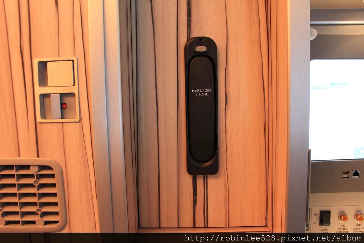 中華航空 777-300ER 登機體驗! 客艙全揭露! - 第47張圖 中華航空 777-300ER 登機體驗! 客艙全揭露!