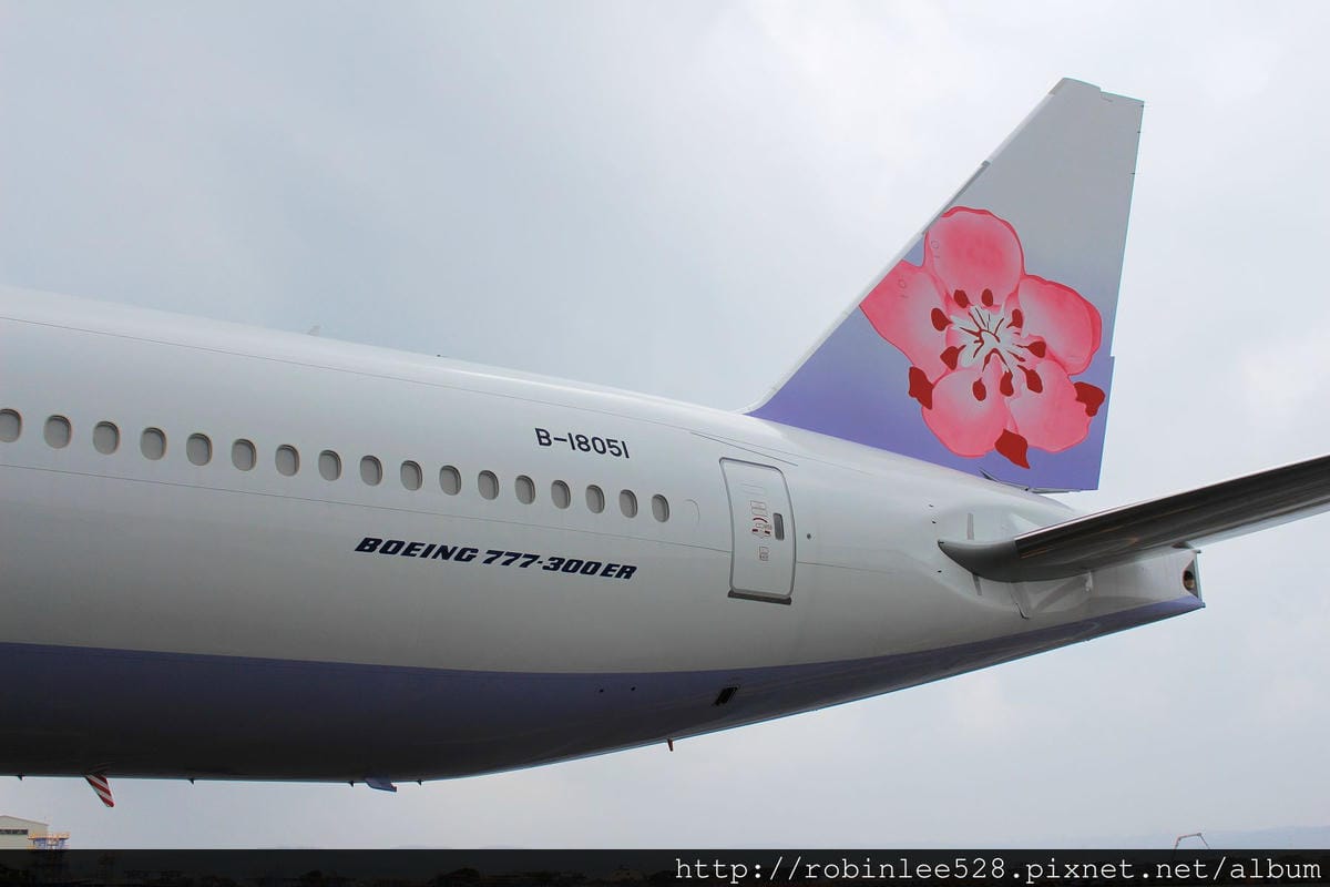 中華航空 777-300ER 登機體驗! 客艙全揭露! - 第10張圖 中華航空 777-300ER 登機體驗! 客艙全揭露!