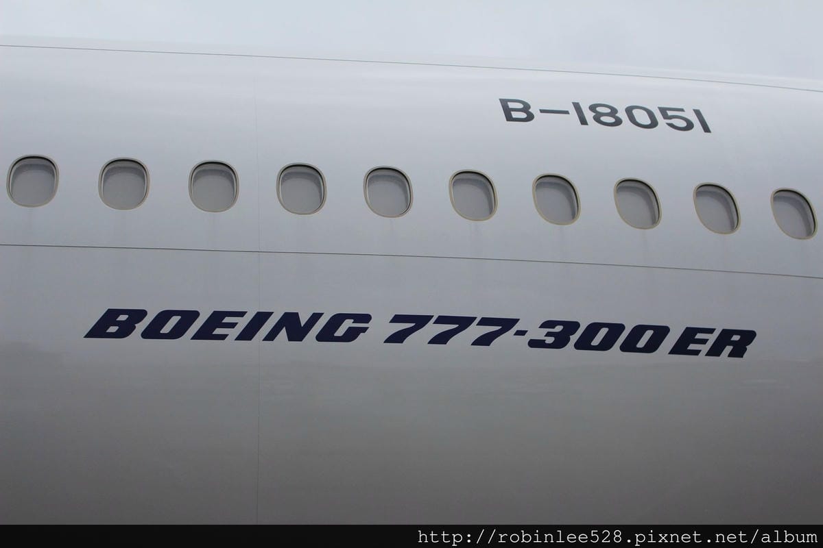 中華航空 777-300ER 登機體驗! 客艙全揭露! - 第11張圖 中華航空 777-300ER 登機體驗! 客艙全揭露!