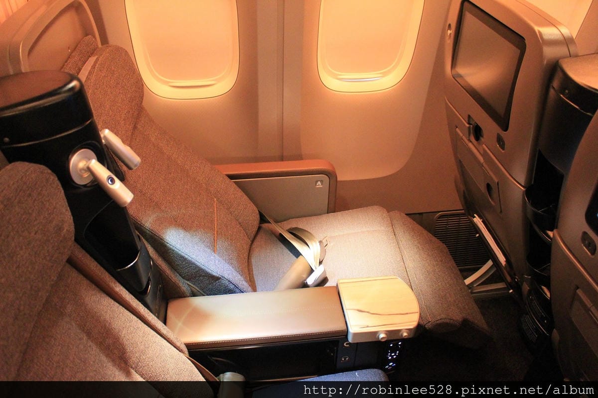 中華航空 777-300ER 登機體驗! 客艙全揭露! - 第53張圖 中華航空 777-300ER 登機體驗! 客艙全揭露!