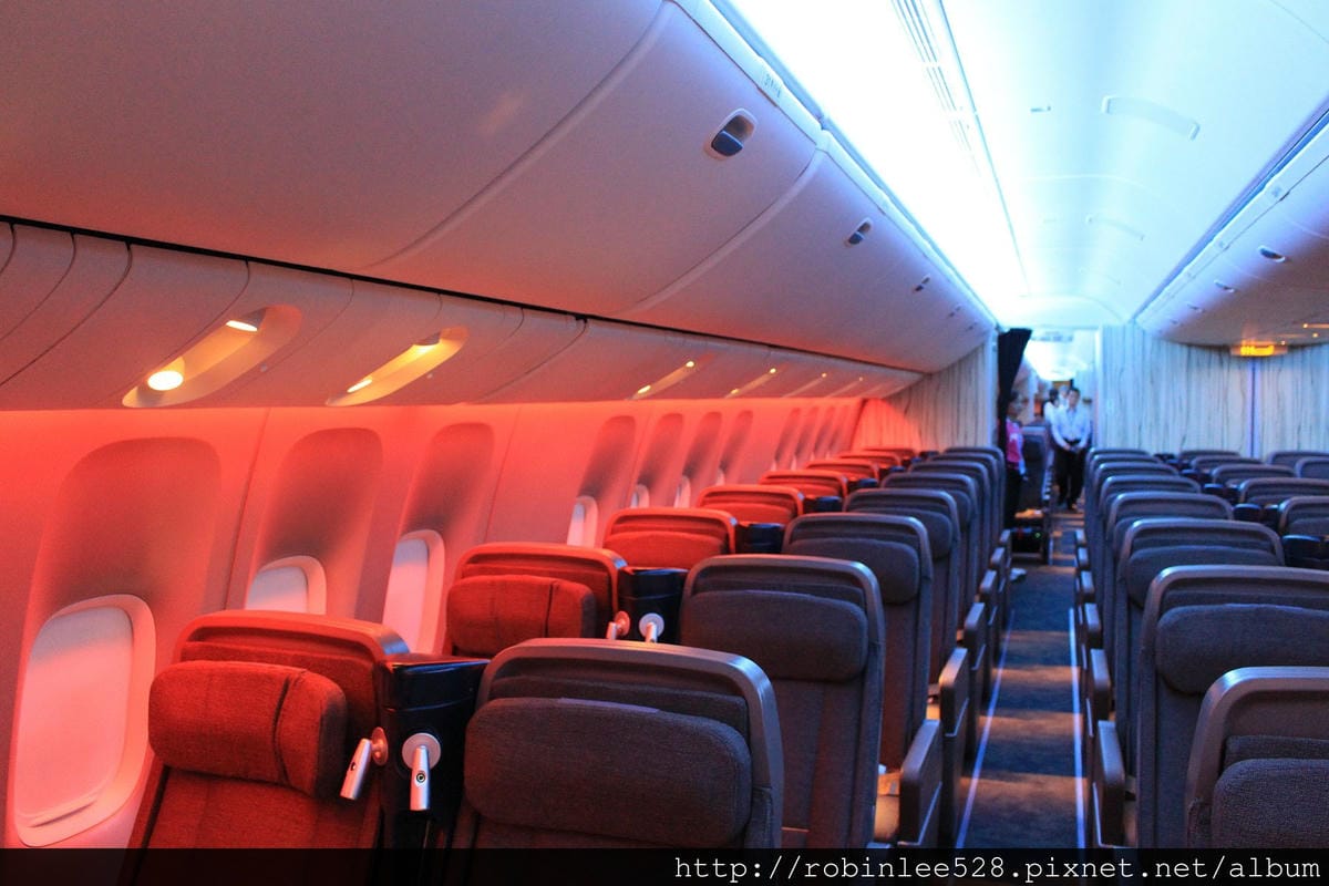中華航空 777-300ER 登機體驗! 客艙全揭露! - 第52張圖 中華航空 777-300ER 登機體驗! 客艙全揭露!