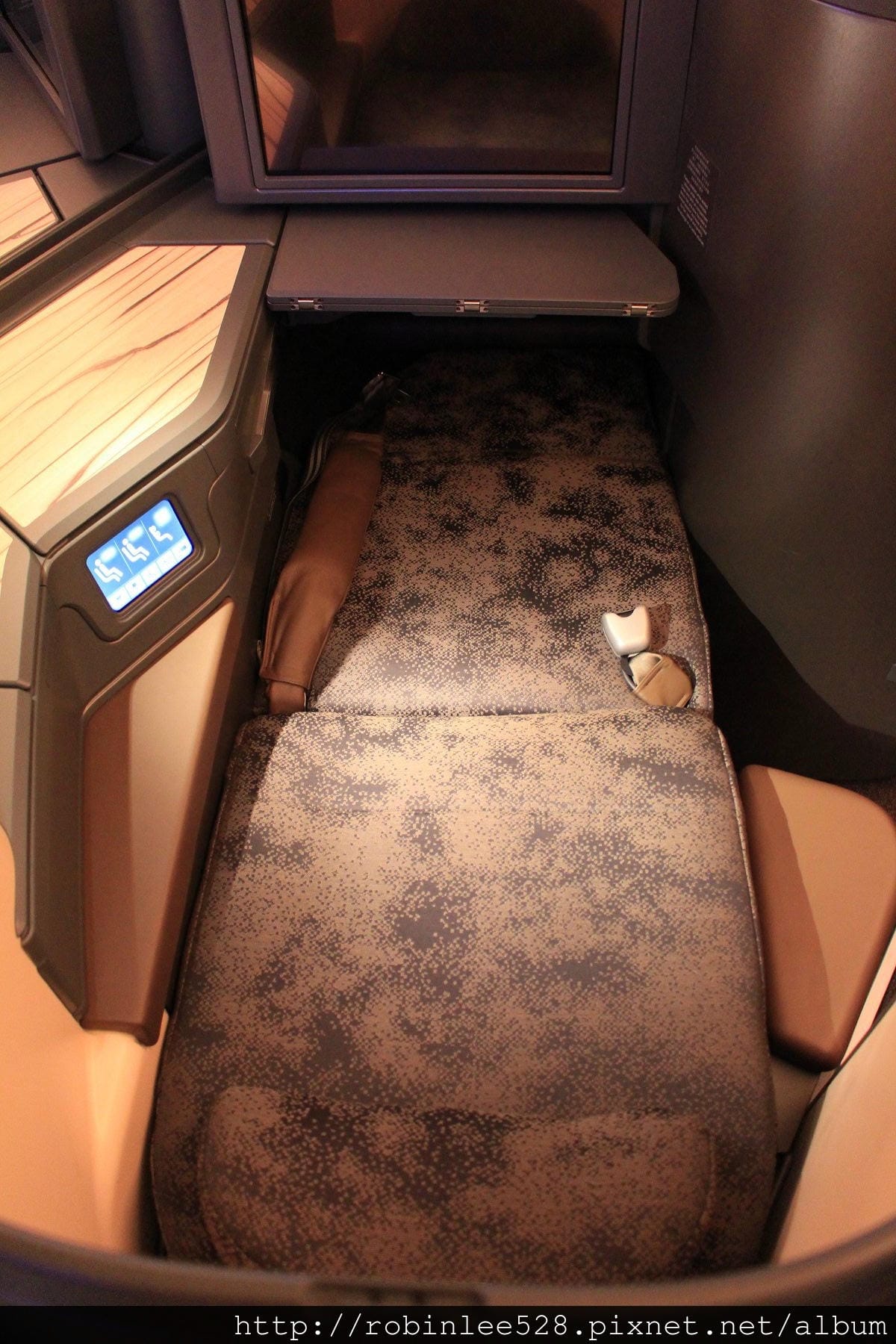 中華航空 777-300ER 登機體驗! 客艙全揭露! - 第33張圖 中華航空 777-300ER 登機體驗! 客艙全揭露!