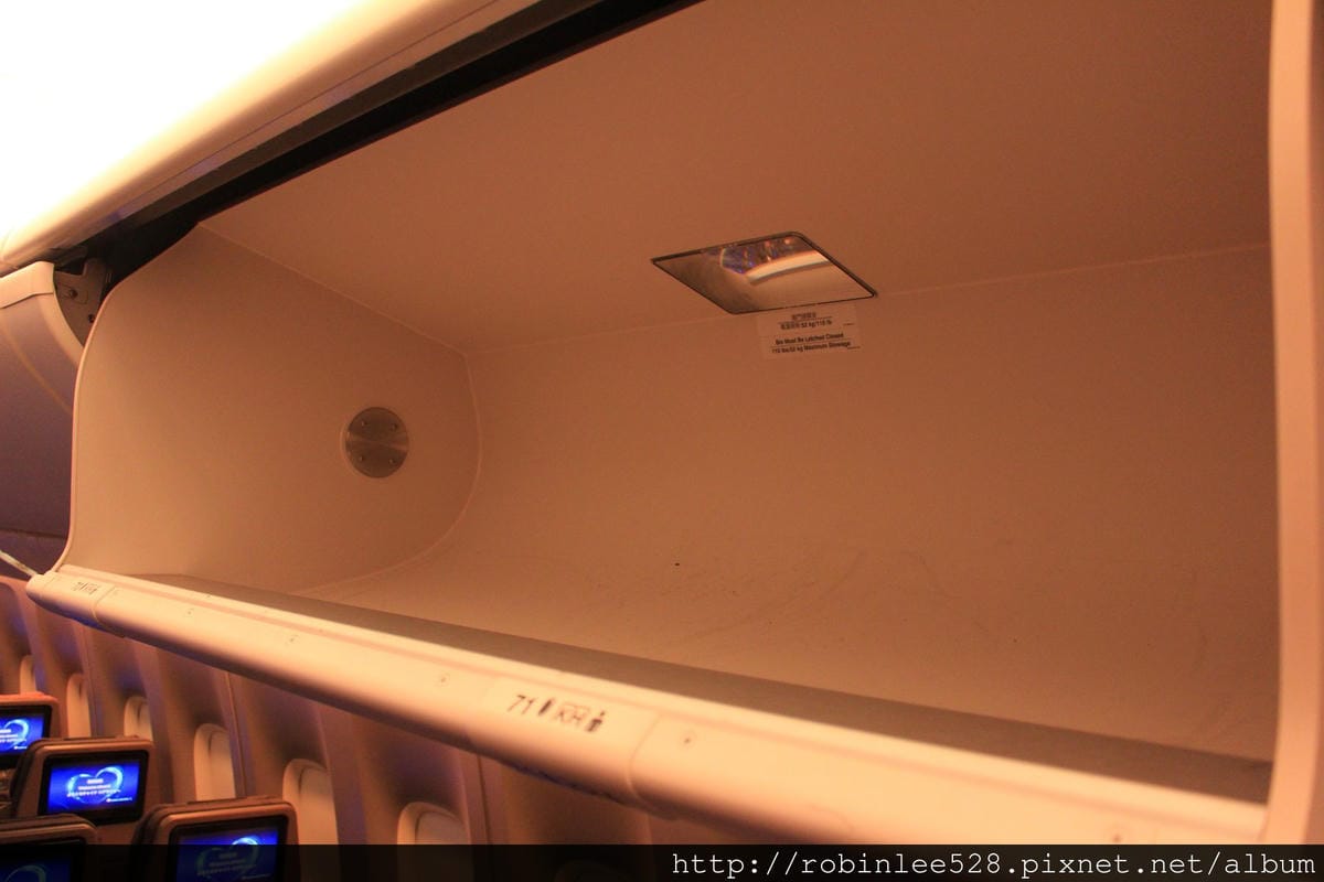 中華航空 777-300ER 登機體驗! 客艙全揭露! - 第92張圖 中華航空 777-300ER 登機體驗! 客艙全揭露!