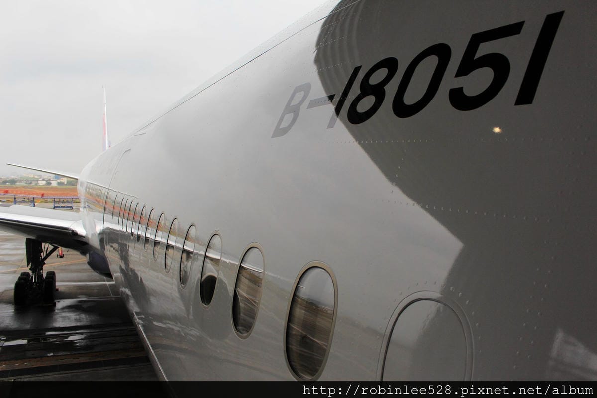 中華航空 777-300ER 登機體驗! 客艙全揭露! - 第18張圖 中華航空 777-300ER 登機體驗! 客艙全揭露!