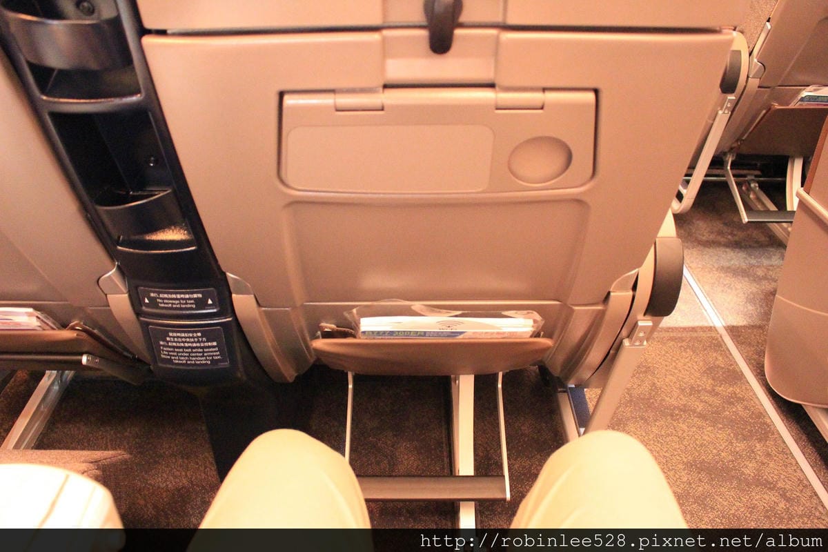 中華航空 777-300ER 登機體驗! 客艙全揭露! - 第54張圖 中華航空 777-300ER 登機體驗! 客艙全揭露!