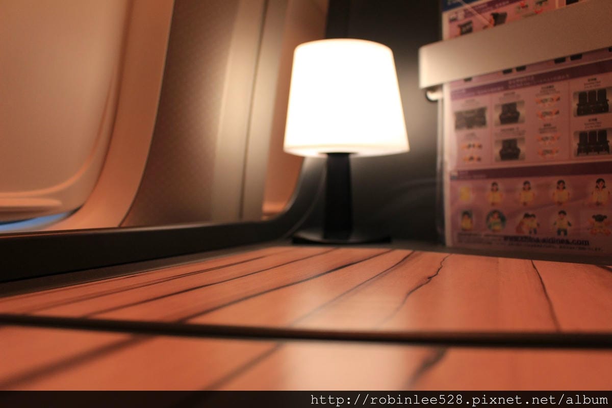 中華航空 777-300ER 登機體驗! 客艙全揭露! - 第40張圖 中華航空 777-300ER 登機體驗! 客艙全揭露!