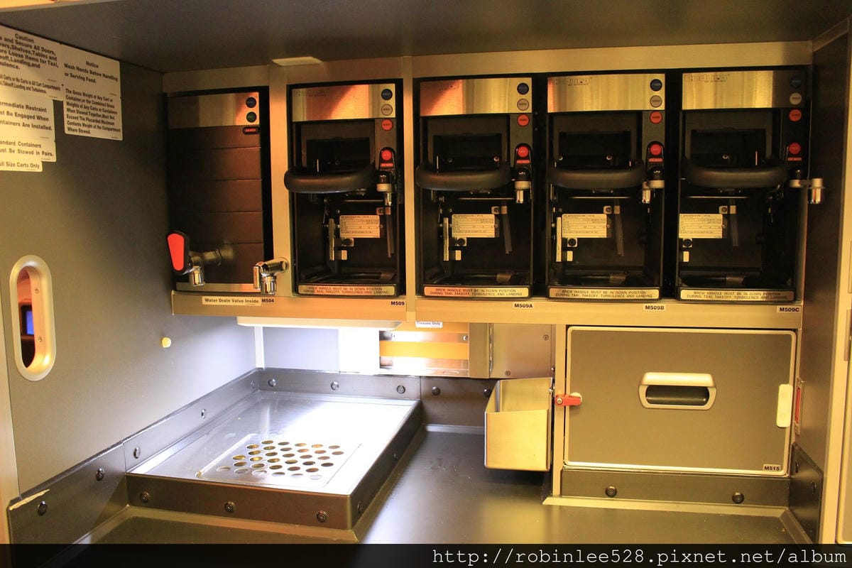 中華航空 777-300ER 登機體驗! 客艙全揭露!