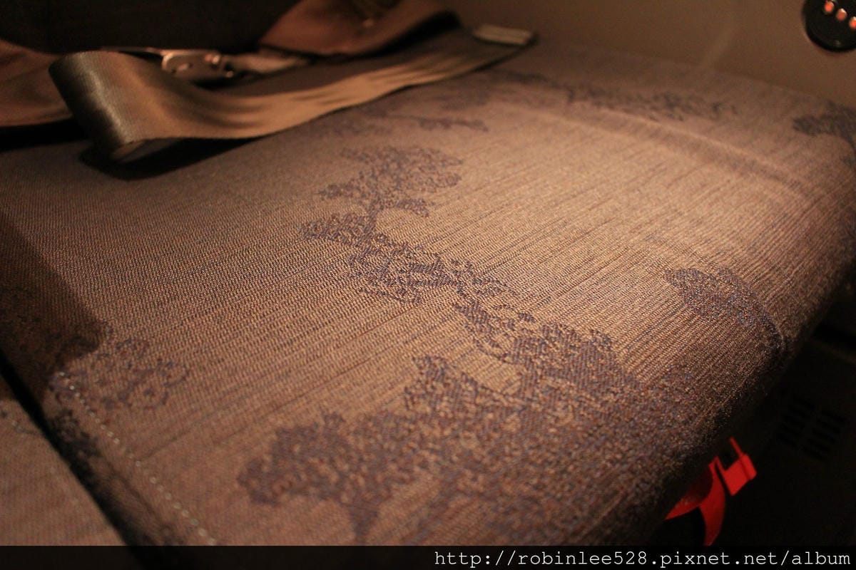 中華航空 777-300ER 登機體驗! 客艙全揭露! - 第70張圖 中華航空 777-300ER 登機體驗! 客艙全揭露!