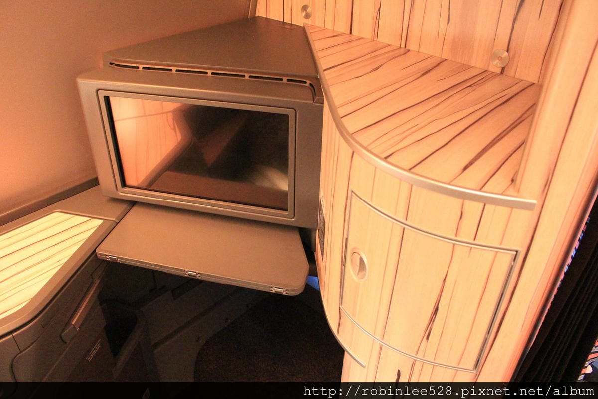 中華航空 777-300ER 登機體驗! 客艙全揭露! - 第94張圖 中華航空 777-300ER 登機體驗! 客艙全揭露!