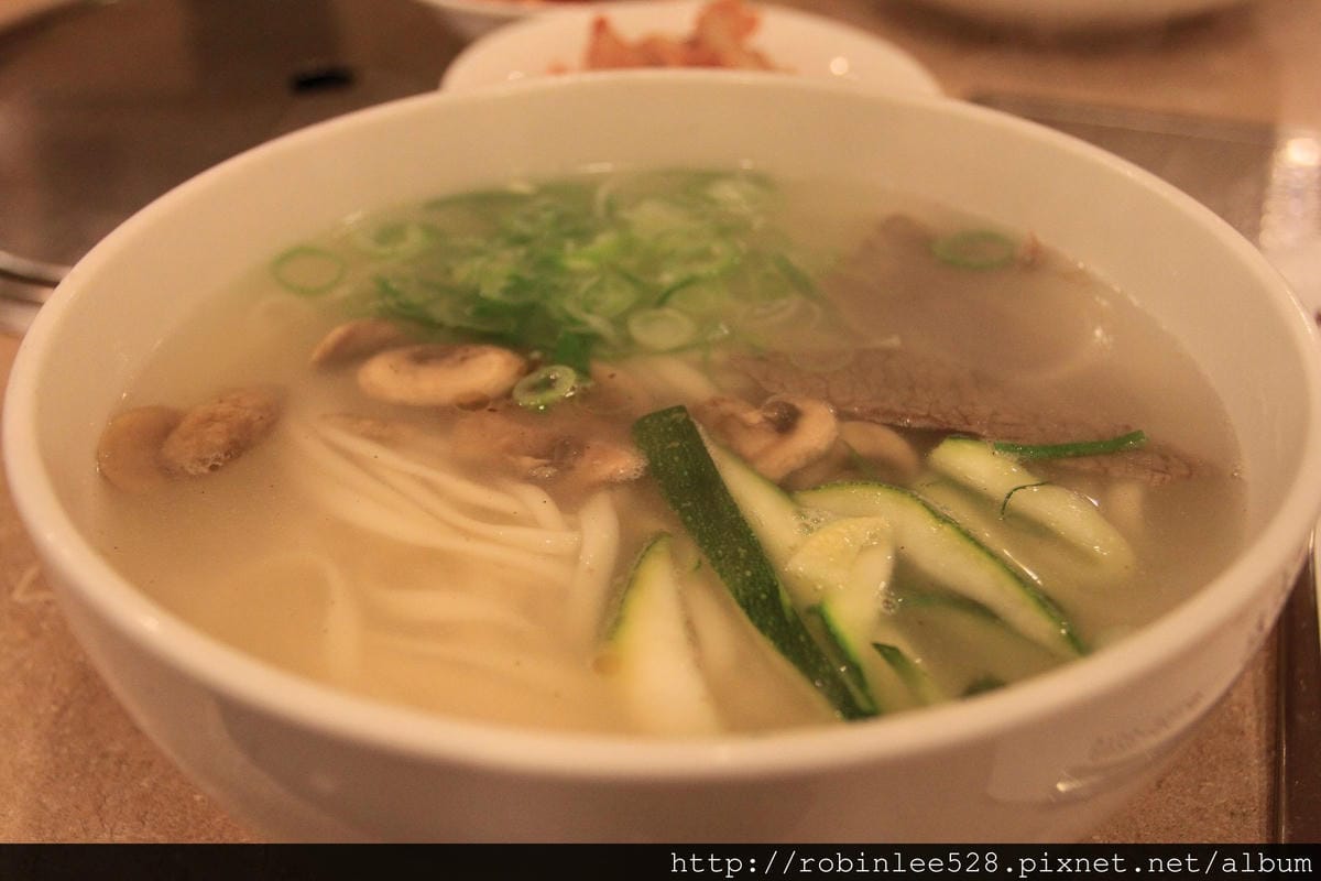 韓風美饌–首爾市政廳 “곰국시집 牛骨湯麵” - 第12張圖 韓風美饌–首爾市政廳 “곰국시집 牛骨湯麵”