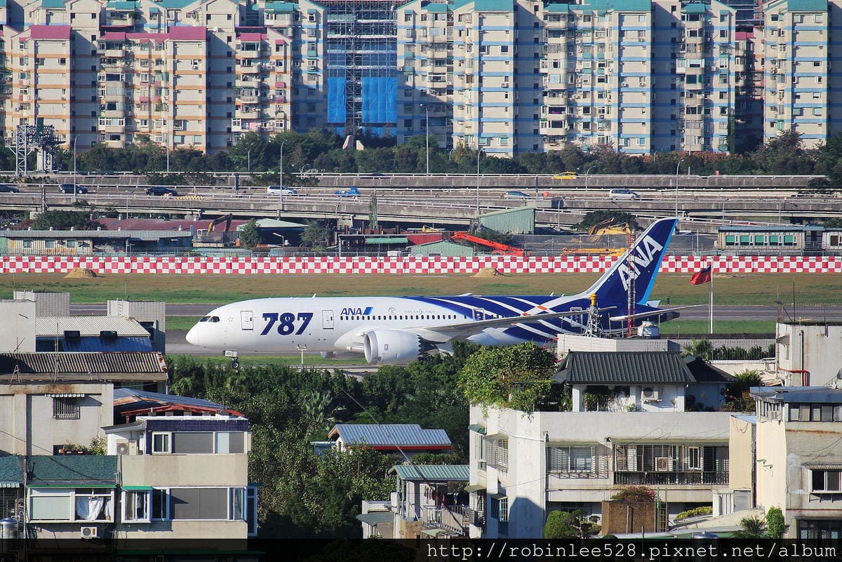 2014.11.23 松山機場航拍 -夢の787三重奏 - 第2張圖 2014.11.23 松山機場航拍 -夢の787三重奏