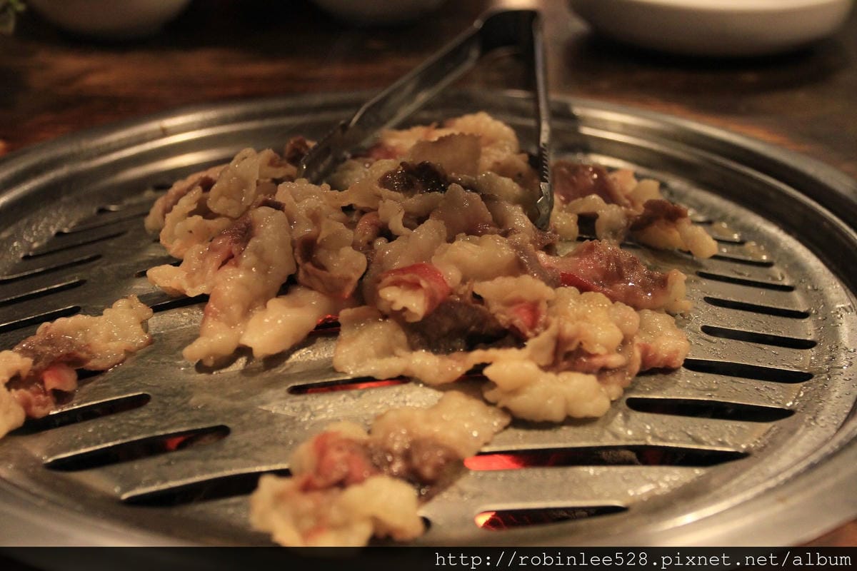 首爾 新村食堂(明洞) -經典韓國烤肉 垂涎推薦!