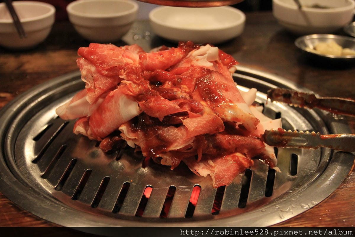 首爾 新村食堂(明洞) -經典韓國烤肉 垂涎推薦!