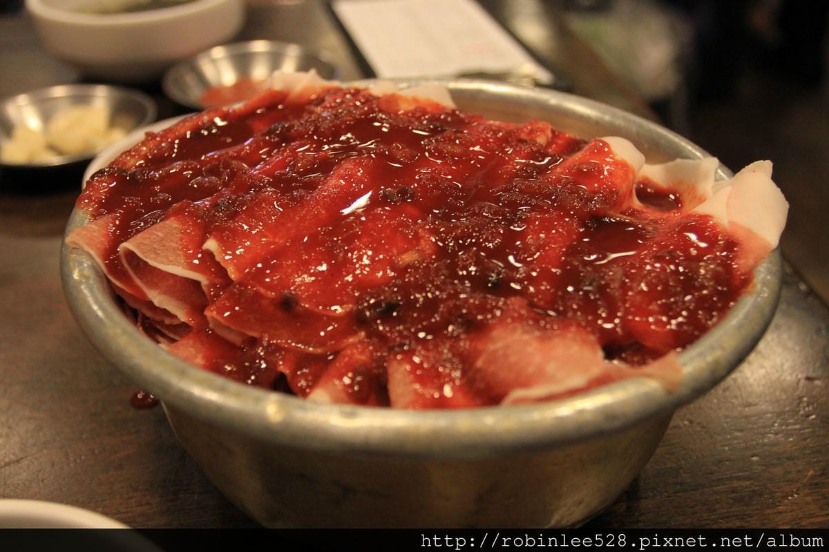 首爾 新村食堂(明洞) -經典韓國烤肉 垂涎推薦!