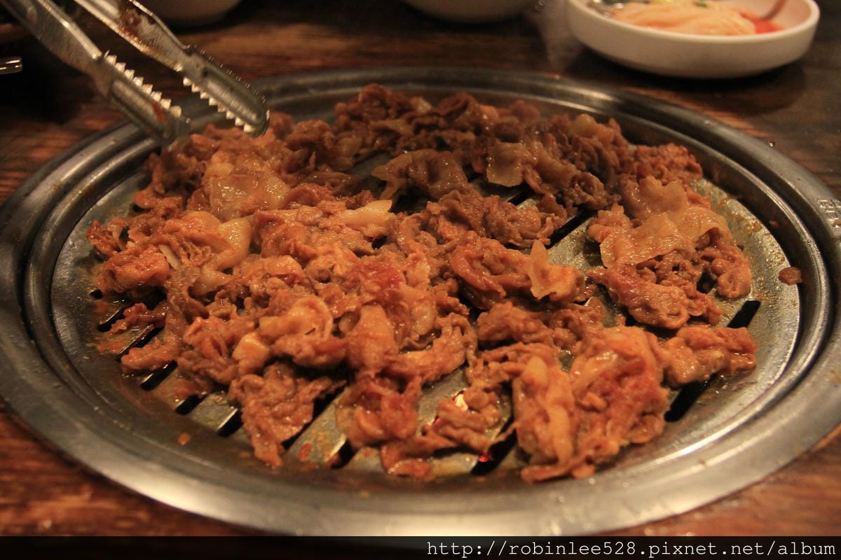 首爾 新村食堂(明洞) -經典韓國烤肉 垂涎推薦!