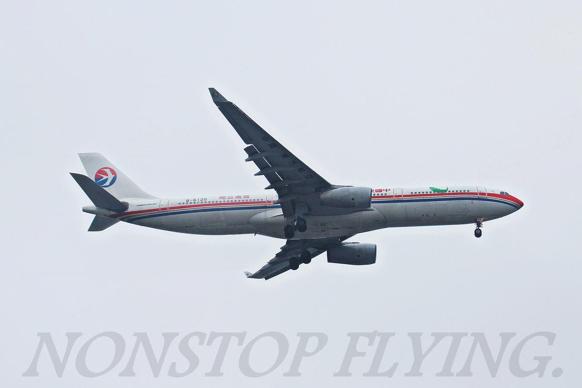 2014.11.28 航拍精選 長榮Hello Kitty蘋果機+東航雲南A330 - 第2張圖 2014.11.28 航拍精選 長榮Hello Kitty蘋果機+東航雲南A330