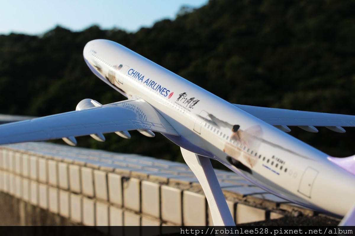[開箱] 中華航空 雲門彩繪機 1:200模型