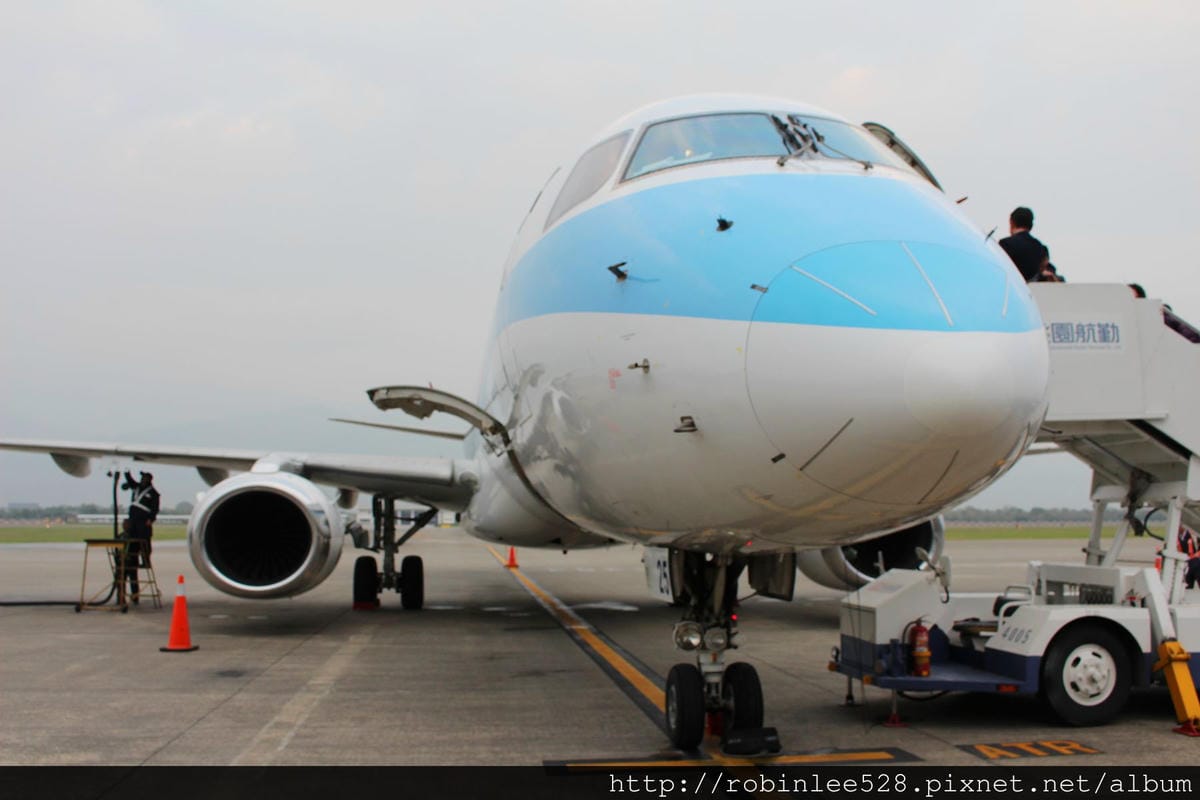 AE2015 華信航空 2015第一道曙光包機 飛行記錄