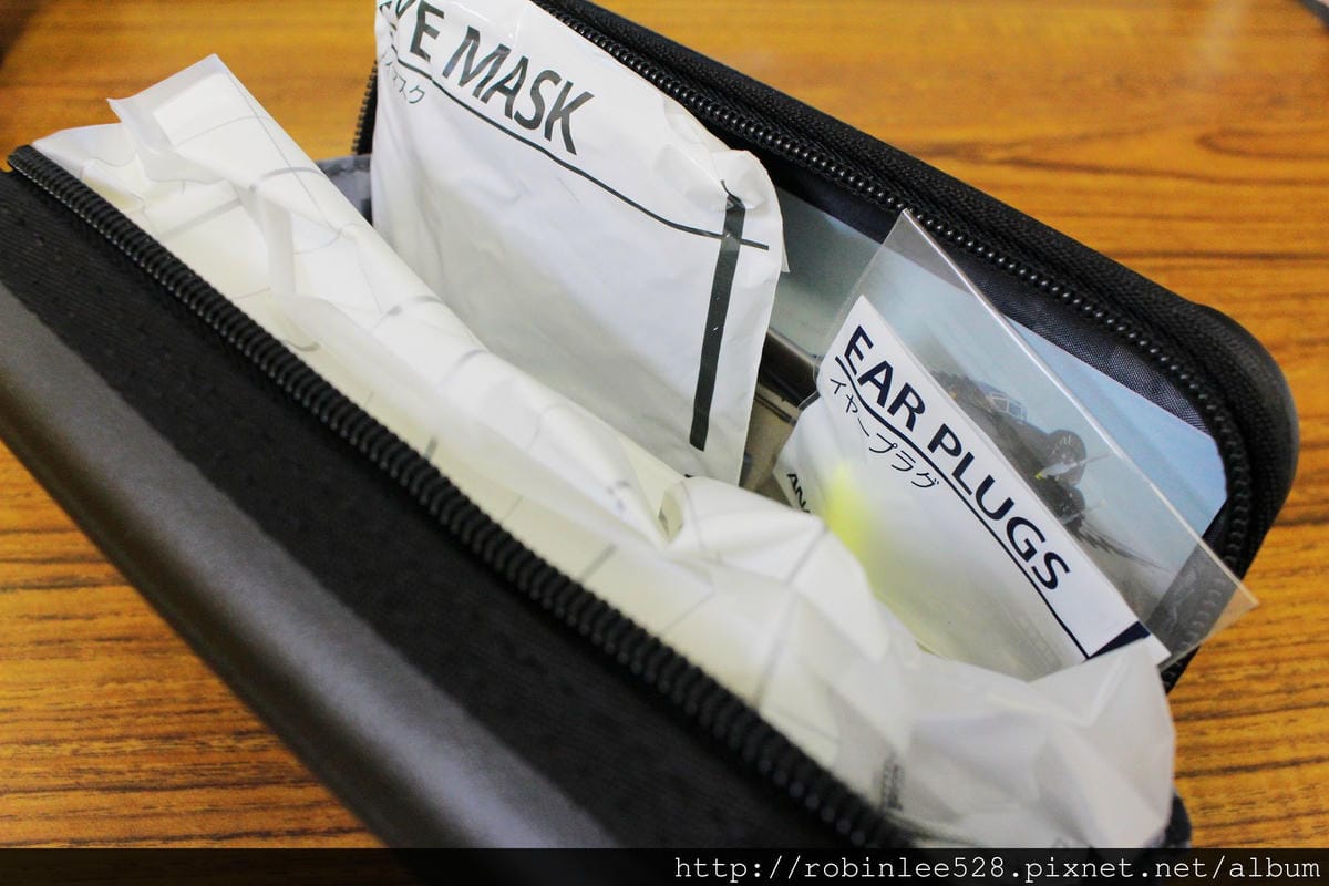 [開箱] 全日空ANA 新長程線頭等艙 RIMOWA過夜包