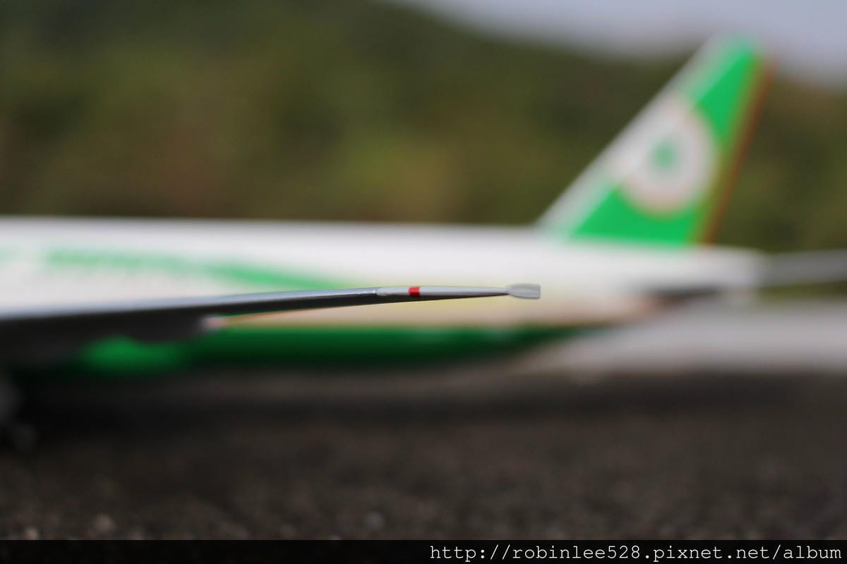 [開箱] 長榮航空 777-300ER彩繪機 1:200模型