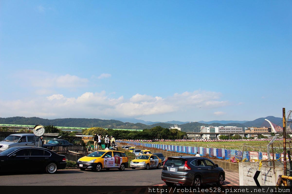 2015.2.16 松山機場拍飛機,新生公園賞玫瑰! - 第14張圖 2015.2.16 松山機場拍飛機,新生公園賞玫瑰!