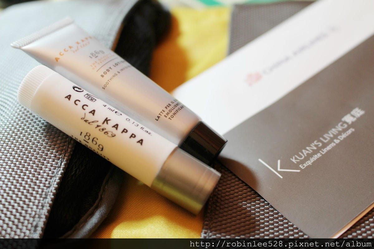 [開箱] 中華航空 777-300ER 豪華經濟艙 盥洗包