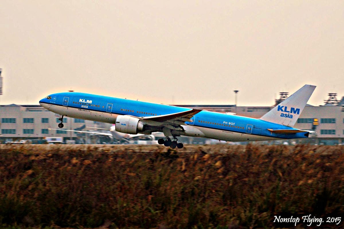 2015.02.21 桃園機場航拍記錄 – 年初三。拍飛機!