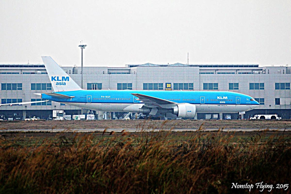 2015.02.21 桃園機場航拍記錄 – 年初三。拍飛機!