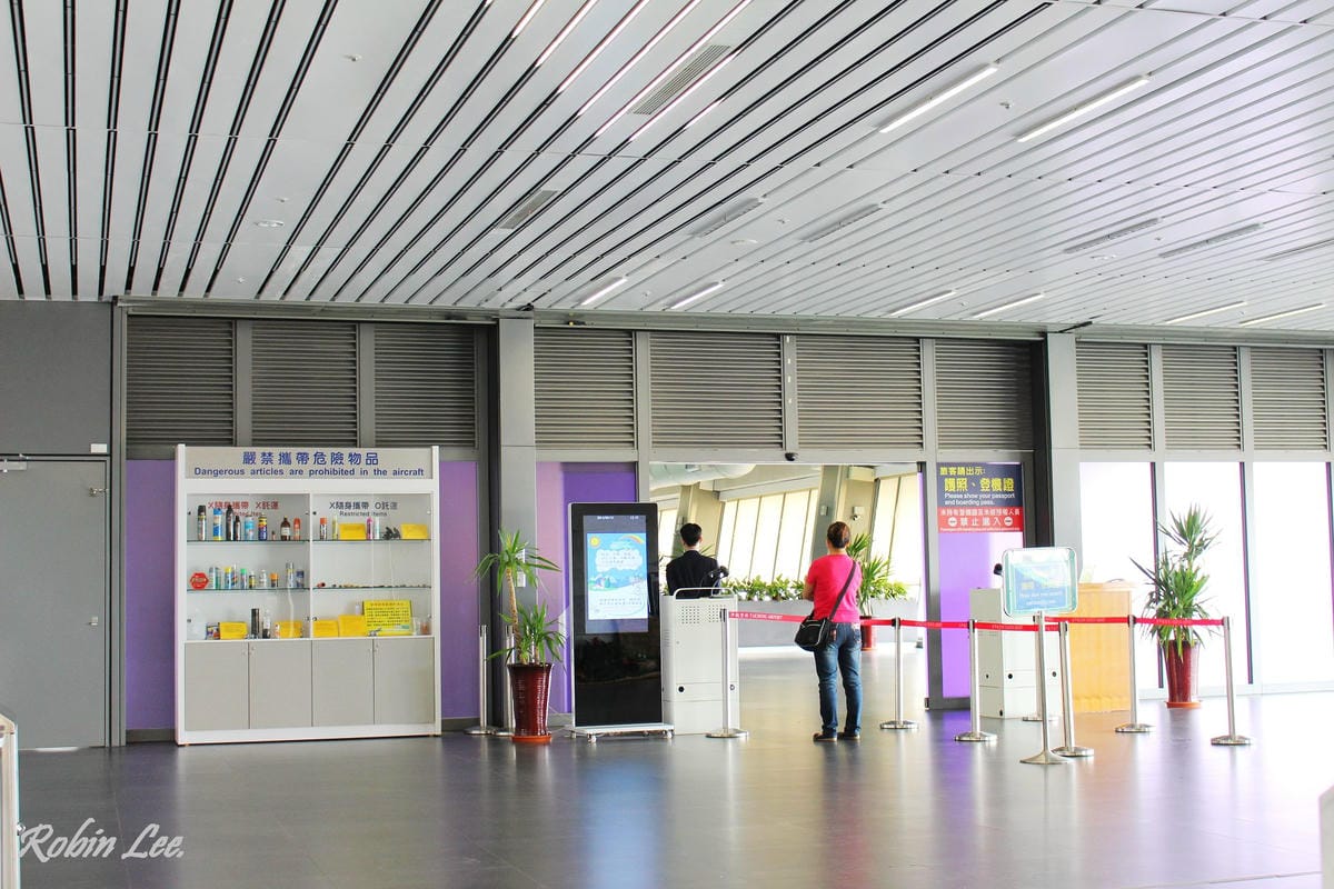 2015.3.21 台中清泉崗機場 航廈巡禮 - 第14張圖 2015.3.21 台中清泉崗機場 航廈巡禮