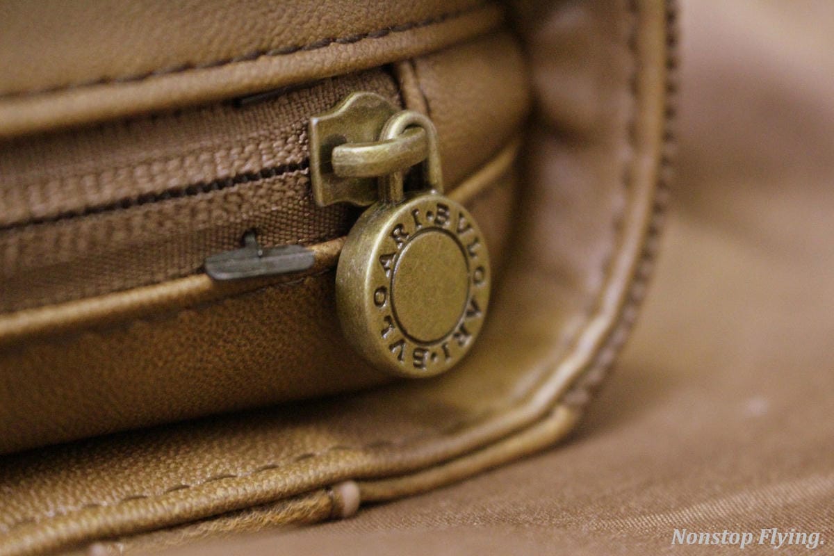 沒有最爽只有更爽! Emirates頭等艙BVLGARI過夜包 開箱!