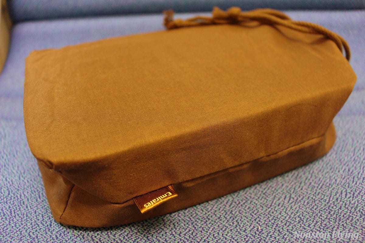 沒有最爽只有更爽! Emirates頭等艙BVLGARI過夜包 開箱!