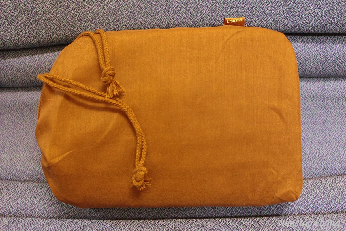 沒有最爽只有更爽! Emirates頭等艙BVLGARI過夜包 開箱!